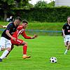 Der SC Konstanz-Wollmatingen (Konstantin Hahn, rechts, trifft zweimal) hielt lange mit mit Meister FC 08 Villingen U21 (Oleksandr ...