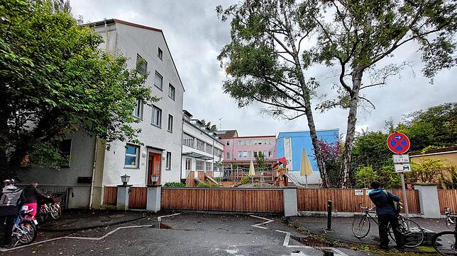 Die vormaligen TZK-Gebäude in der Blarerstraße im Stadtteil Paradies werden jetzt zum Teil interimistisch genutzt. Zwischenzeitlich ist ...