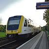 Ein Regionalexpress passiert die Station Schwörstadt.