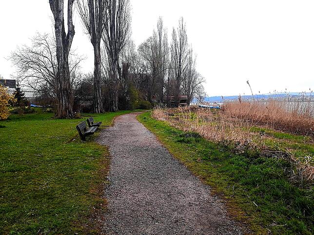 Anfang des Fußwegs Richtung Strandbad.