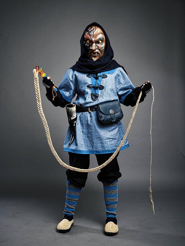 Emely Schmidt ist einer der Brunnengeister. Hierbei handelt es sich um eine der neuen Gruppen, die bei der Fasnacht 2022 erstmals in ...