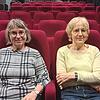 Ursula Hinrichs (links) und Jutta Bunse sind seit vielen Jahren Stammgäste im Guckloch-Kino Donaueschingen.