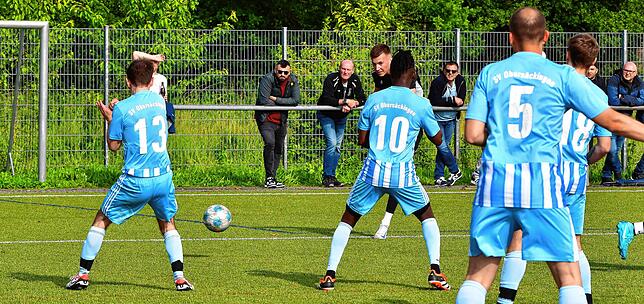 Bild 6: SV Obersäckingen steht nach 2:0 gegen SG FC Wehr/Brennet II an der Tabellenspitze – wir haben Fotos!