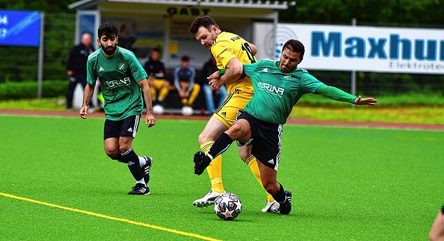 Bild 3: SV Schwörstadt siegt glücklich mit 1:0 beim FC Zell II &ndash; und wir haben Bilder!