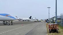 Auf dem Vorfeld des Bodensee Airports parken bereits einige Maschinen, mit denen diverse Gäste beim Weltwirtschaftsforum nach Davos ...