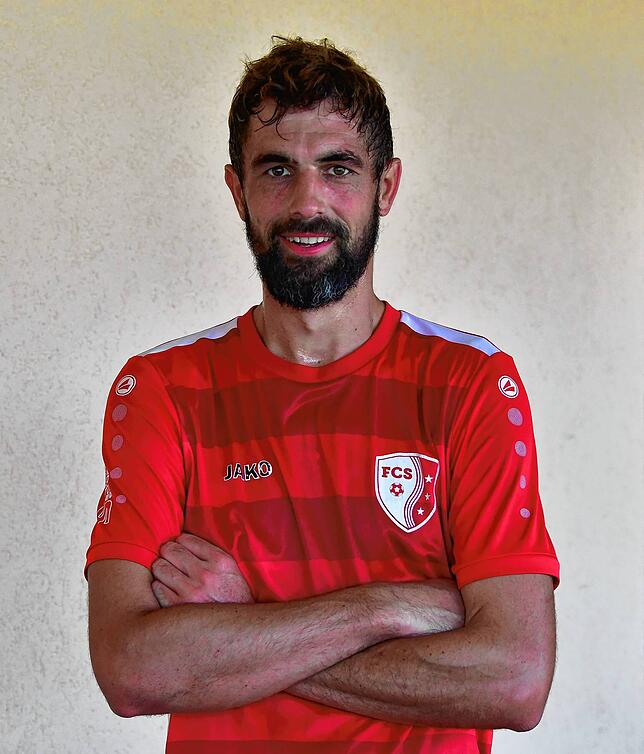 Tobias Eichhorn (35) lebt in Weizen, wuchs aber in Wittlekofen auf. Mit Fußball begann er beim SV Bettmaringen, wechselte als C-Junior ...