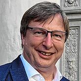 „Die Idee ist nicht vom Himmel gefallen. Es war unsere Idee. Im Rahmen der Diskussionen um ein Konzerthaus auf Klein Venedig im Jahr, ...
