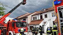 Rauchmelder können eine Brandentstehung frühzeitig erkennen und so auch Großeinsätze der Feuerwehr (Symbolbild) verhindern. Der St. ...