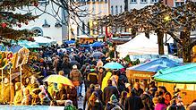 Wegen Veranstaltungen wie dem Christkindlemarkt, die früher von der Aktionsgemeinschaft organisiert wurden, braucht die Tourismus und ...