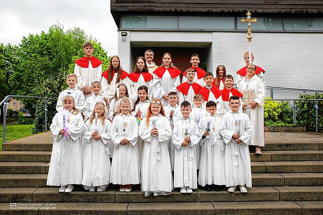 Bild 4: Heiliges Sakrament: Alle Bilder zur Kommunion und Konfirmation im Hegau