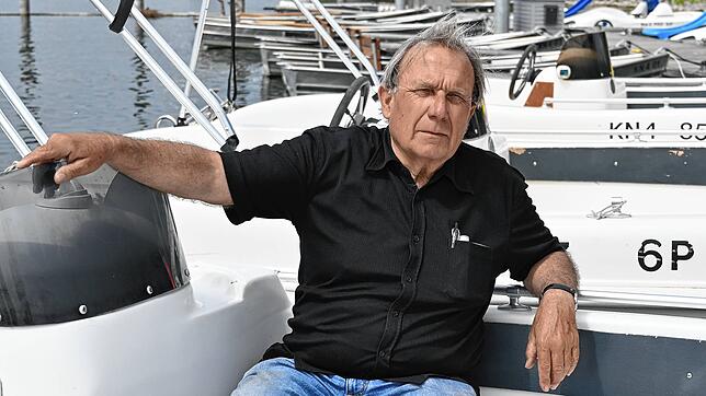 Rudolf Albiez bietet seit einigen Tagen wieder Boote zur Vermietung an. Der Verlust der vergangenen Wochen wird nicht auszugleichen sein.