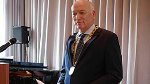 In einer programmatischen Neujahrsrede hebt Bürgermeister Jürgen Maas den Gemeinsinn in Gaienhofen und auf der Höri hervor.