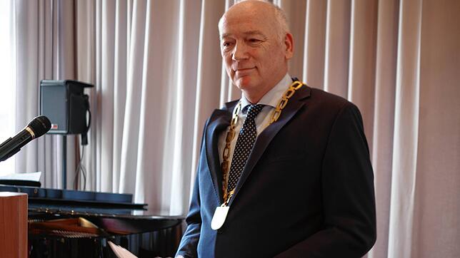 In einer programmatischen Neujahrsrede hebt Bürgermeister Jürgen Maas den Gemeinsinn in Gaienhofen und auf der Höri hervor.