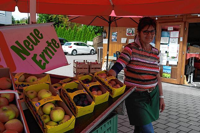 Conny Grötzinger vom Hofladen Klink vermisst durch die Verlagerung der Bundesstraße mindestens 50 Prozent der Kunden.