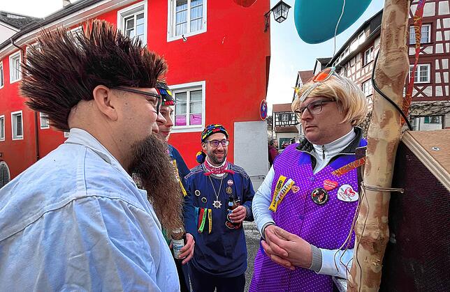 Bild 20: Tolle Stimmung beim Sonntagsumzug der Überlinger Narrenzunft &ndash; Teil 1