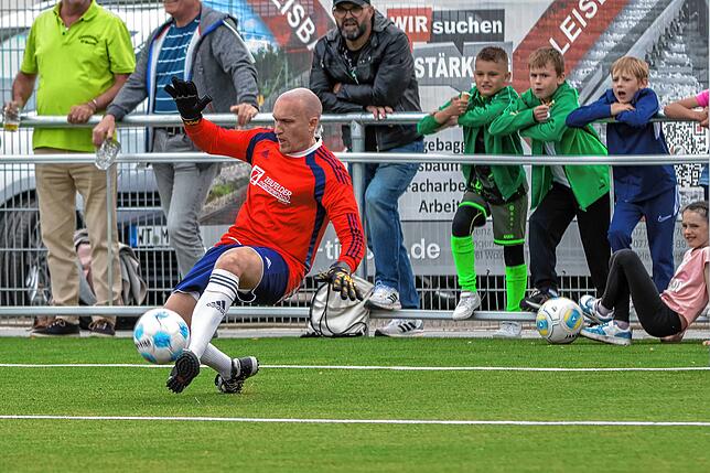 Bild 28: Legenden-Spiel beim SV Rheintal endet 5:5 – wir haben Fotos!