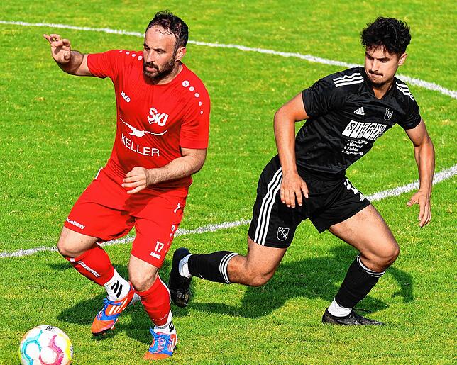 Die Zeiten ändern sich: Noch im Juni holte sich Marco Lohr (links gegen Baris Caylan) mit dem SV Jestetten eine 2:7-Klatsche beim VfR ...