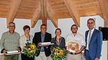 Bürgermeister Jörg Frey (rechts) verabschiedet (von links) die Stadträte Herbert Rombach (mit Ehefrau Julia), Herbert Fehrenbach, ...