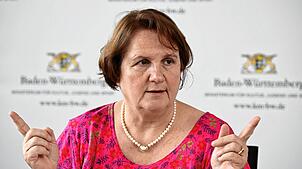 Bild : Kultusministerin Schopper nach IT-Panne in Baden-Württemberg schockiert: „Natürlich tut es mir leid“