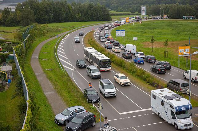 Stau in Friedrichshafen ist eigentlich zum Normalfall geworden.