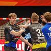 Die Konstanzer Handballer feiern ausgelassen nach dem Unentschieden bei den Eulen Ludwigshafen.