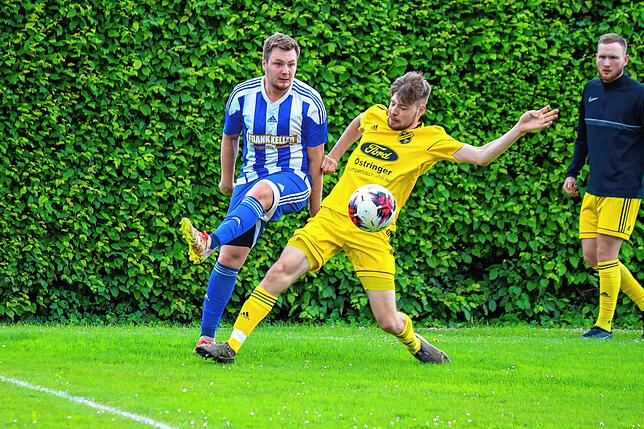 Bild 23: SV Karsau verteidigt die Tabellenspitze durch ein 2:0 beim SV Schwörstadt &ndash; und wir haben Bilder!
