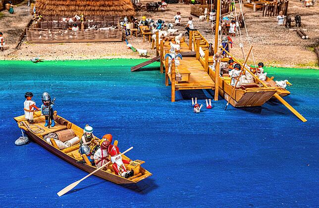 Bei der neuen Sonderausstellung „Archäologie & Playmobil – Mönche, Mission, Abenteuer“ im Archäologischen Landesmuseum in Konstanz ...