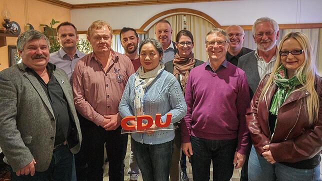 Die CDU-Kandidaten für den Wehrer Gemeinderat: Helmut Steinebrunner, Sascha Quinten, Klaus Fröhle, Otto Berger, Li Liping, Stefan ...