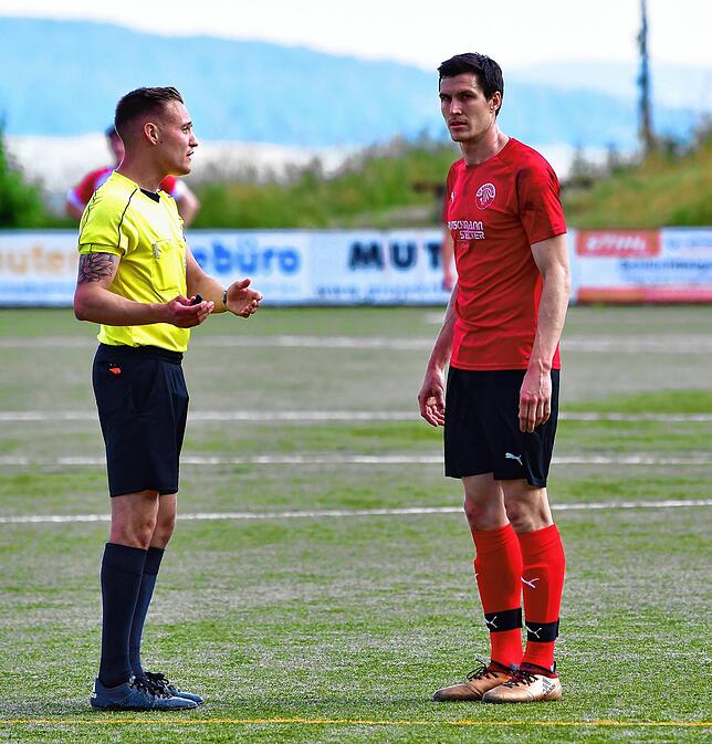 Bild 11: FC Hochrhein unterliegt 3:4 beim FC RW Weilheim &ndash; und wir haben Bilder!