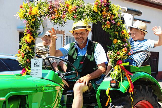 Bild 34: Dorf-Musik-Fest und Bezirksmusikfest in Menningen