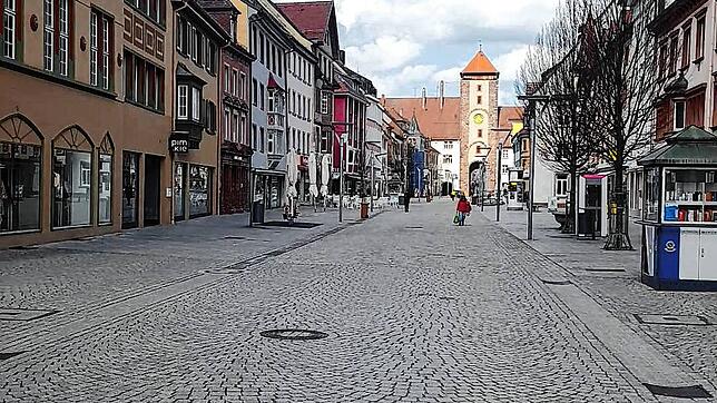 Die Villinger Innenstadt zeigt sich menschenleer- jeden Tag ein bisschen mehr.
