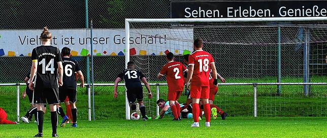Bild 38: FC Wallbach dreht die Partie und gewinnt mit 3:2 gegen den FC RW Weilheim &ndash; und wir haben die Bilder!