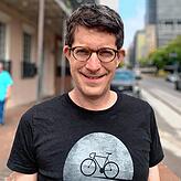 Jörn Glasenapp ist Swiftie und Wissenschaftler in Personalunion. An der Universität Bamberg gab er im Wintersemester 23/24 ein Seminar ...
