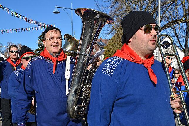 Bild 22: Bilder vom Narrentreffen der Urviecher-Zunft Bad Dürrheim: Großer Festumzug (1)