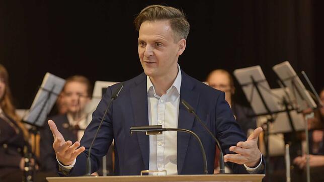 Endlich unter normalen Leuten: Marcel Klinge beim Neujahrsempfang der Stadt Bräunlingen in der Stadthalle.