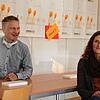 Rektor Hartwig Hils und Internatsleiterin Rita Schmid von der Heimschule Kloster Wald im Speisesaal, wo Plexiglasscheiben für Sicherheit ...