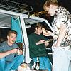 Michael Lehmann (links) mit seinen Studienkollegen Andreas Schönstein und Holger Birkle in Genua. Im Hintergrund sind die Lichter der ...