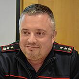 Kommandant Tobias Ücker erläuterte vor dem Gemeinderat Rickenbach Details zum neuen Gerätewagen Transport der Freiwilligen Feuerwehr.