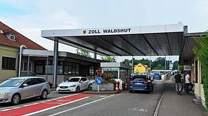 Mehr Sicherheit durch dauerhafte Grenzkontrollen oder mehr Unannehmlichkeiten und Stau? Welche Auswirkungen die dauerhaften Kontrollen ...