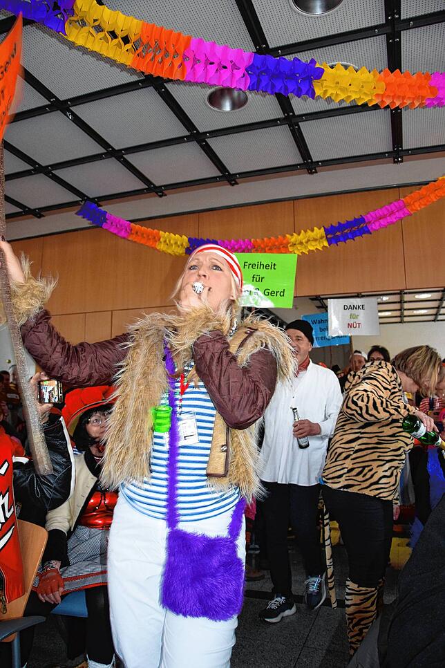Bild 8: Bilder vom Weilheimer Narrengericht: Fasnet in voller Farbenpracht erleben