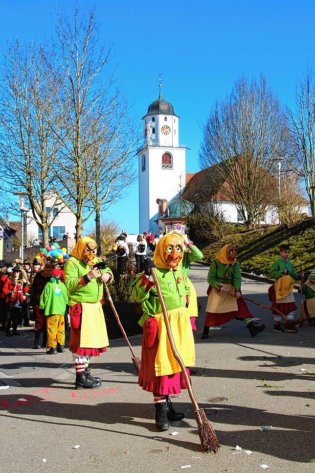 Bild 25: "Komm lass uns fröhlich sein" - Rosenmontag in Meßkirch 2025