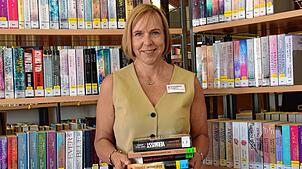 Gabriele Gietz weiß als Leiterin der Stockacher Stadtbücherei, was die Leute gerne lesen.