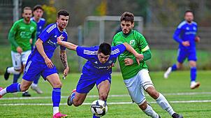 Der Donaueschinger Kapitän Sebastian Sauter (rechts), hier im Duell vor wenigen Monaten gegen den FC Neustadt.