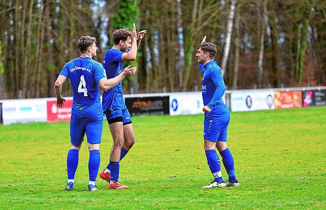 Bild 25: Unsere Bildergalerie vom Sieg des TSV Überlingen/Ried im KLA-Spitzenspiel gegen den TSV Konstanz