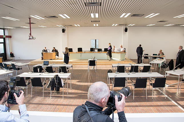 Sitzungspause im Konstanzer Mafia-Prozess. Bei einem der sechs Hauptangeklagten, die in Untersuchungshaft sitzen, wurde der Haftbefehl ...