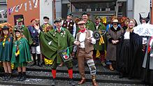 Die Narren leiten jetzt das Rathaus-Studio und Zunftmeister Patrick Gansser setzt Bürgermeister Thomas Auer als Regisseur ab.