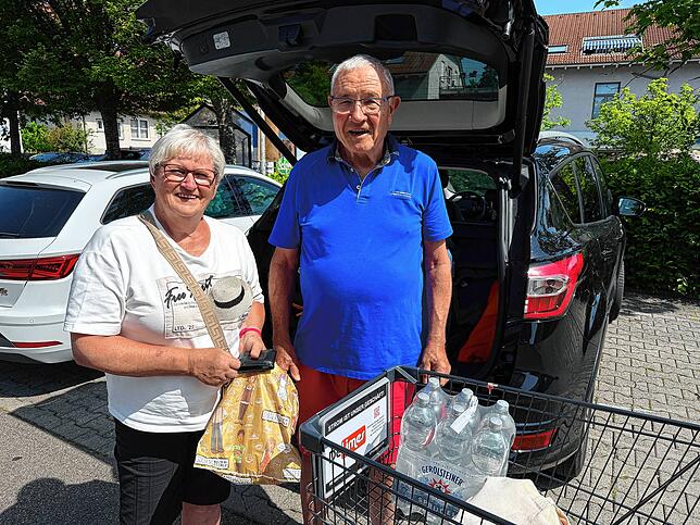 Wolfgang und Brigitte Görtz aus Schwäbisch Gmünd verbringen die Pfingstferien mit ihren Enkelkindern in Markdorf.