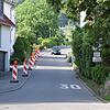 Soll eine Abtrennung bleiben? Im Gemeinderat kam die Bitte auf, in der Friedhofstraße in Bodman zur Sicherheit der Fußgänger eine ...
