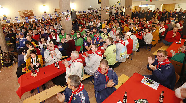 Bild 18: Fürstenberg Brauerei: Hunderte Narren feiern mit dem neuen Fasnetbier