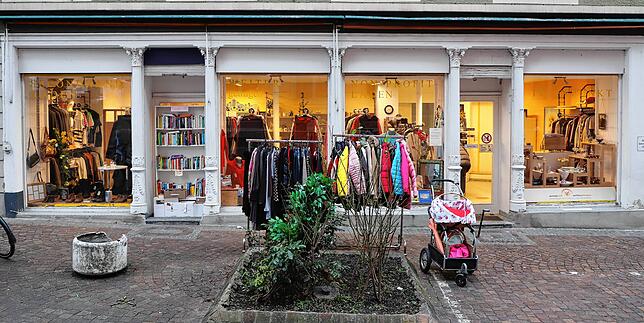 In Stadelhofen betreibt der Verein Sprungbrett den Nachbarschaftsladen „Weitergetragen“. Hier gibt‘ s gebrauchte ...